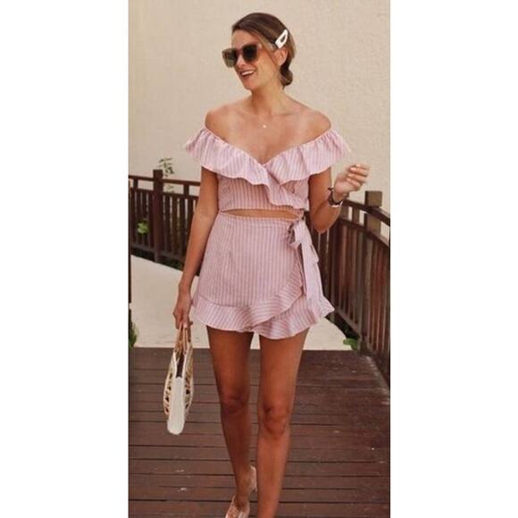 Superdown Angela Wrap Tie Romper in Pink Stripe NEW size Medium - Picture 1 of 6